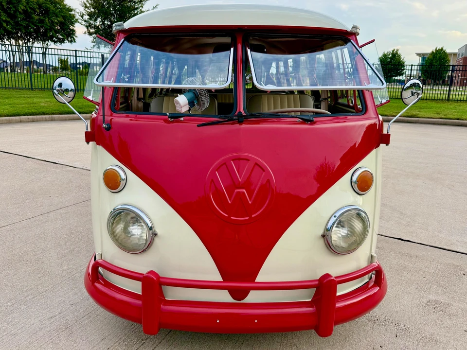 1974 Volkswagen Bay-Window Bus - Image 10 of 31