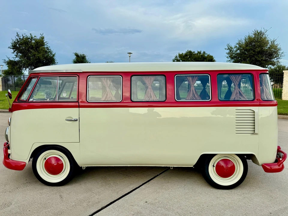 1974 Volkswagen Bay-Window Bus - Image 17 of 31