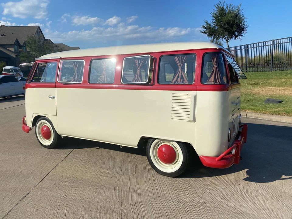 1974 Volkswagen Bay-Window Bus - Image 21 of 31