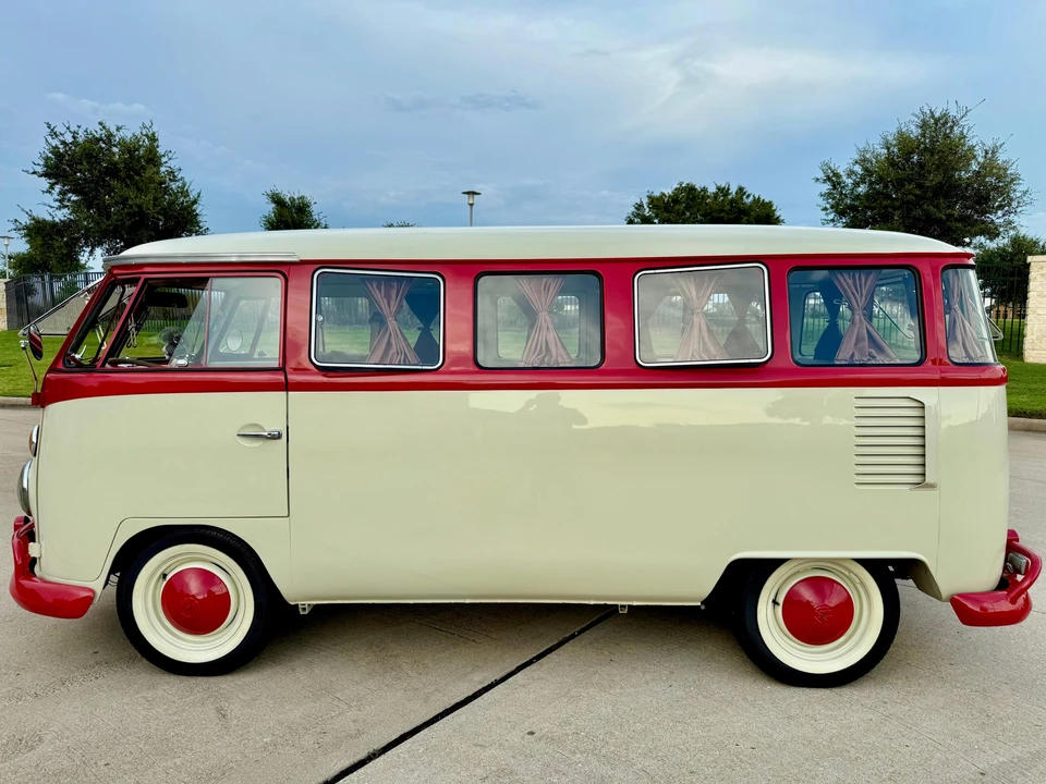1974 Volkswagen Bay-Window Bus - Image 18 of 31