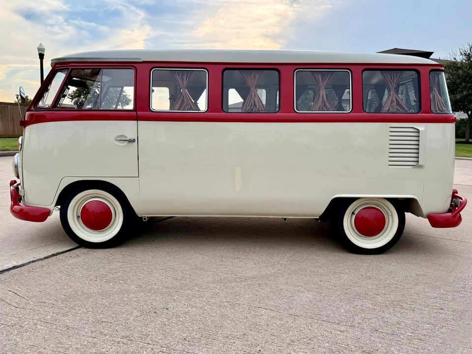 1974 Volkswagen Bay-Window Bus - Image 19 of 31