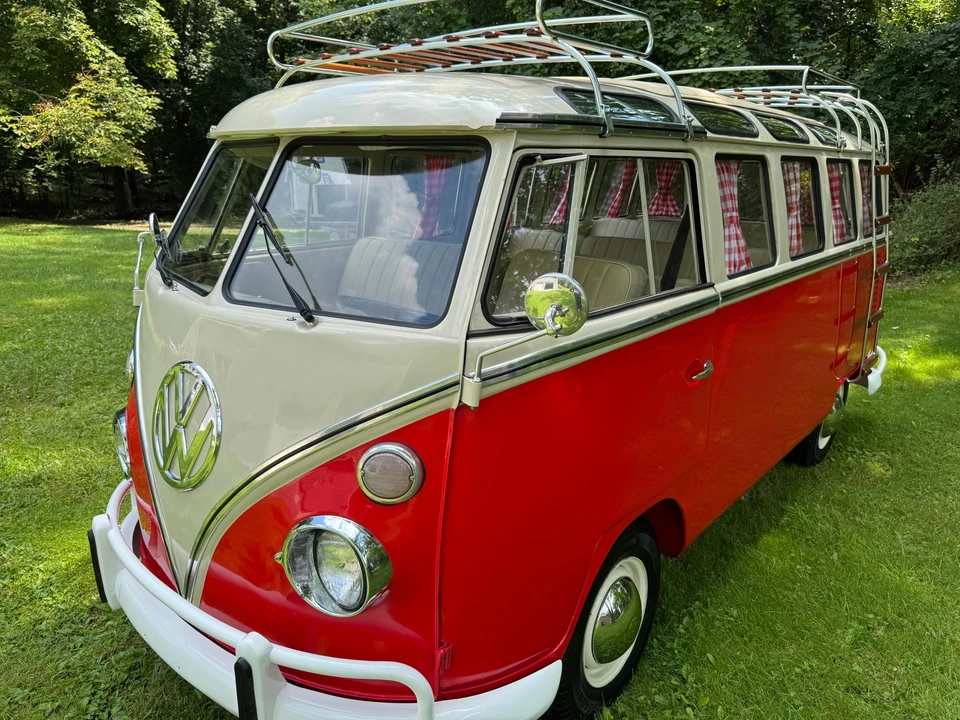 1974 Volkswagen Split-Window Bus - Image 20 of 31