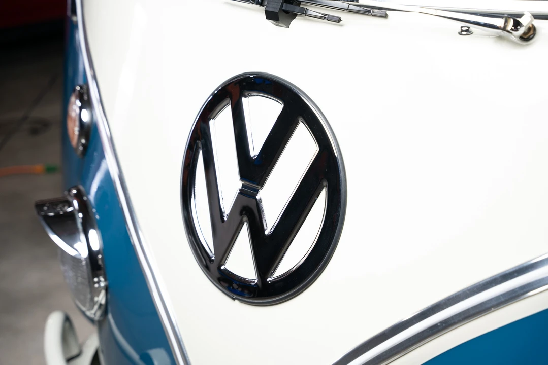 1974 Volkswagen Split-Window Bus - Image 31 of 31