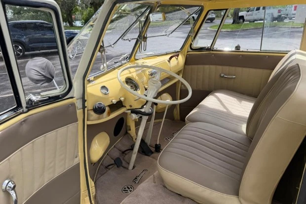1974 Volkswagen Split-Window Bus - Image 4 of 8