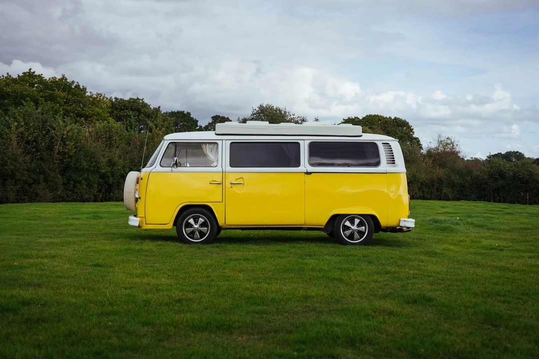 1972 Volkswagen Bay-Window Camper - Image 15 of 30