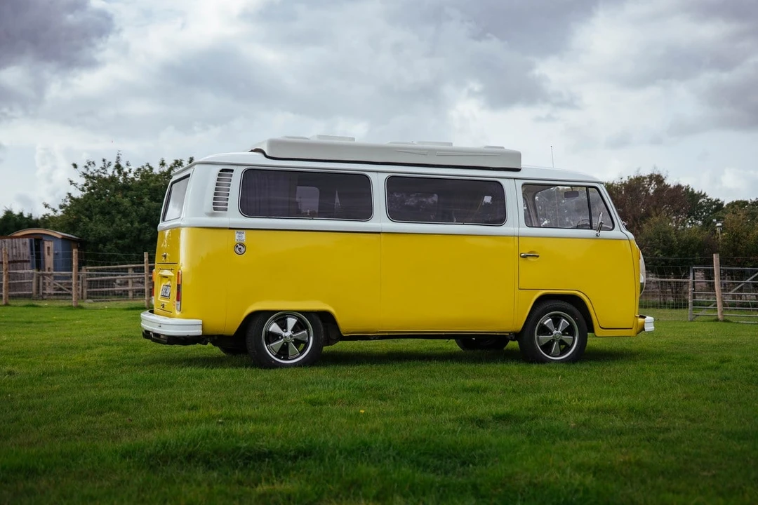 1972 Volkswagen Bay-Window Camper - Image 10 of 30