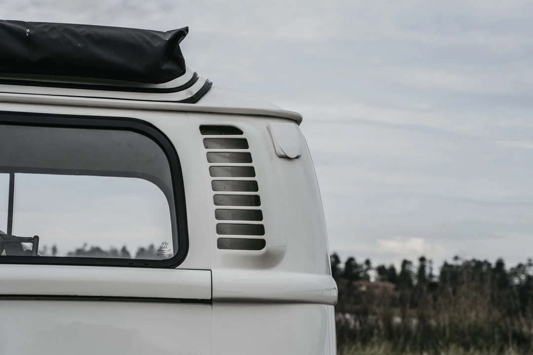 1974 Volkswagen Bay-Window Bus - Image 15 of 31