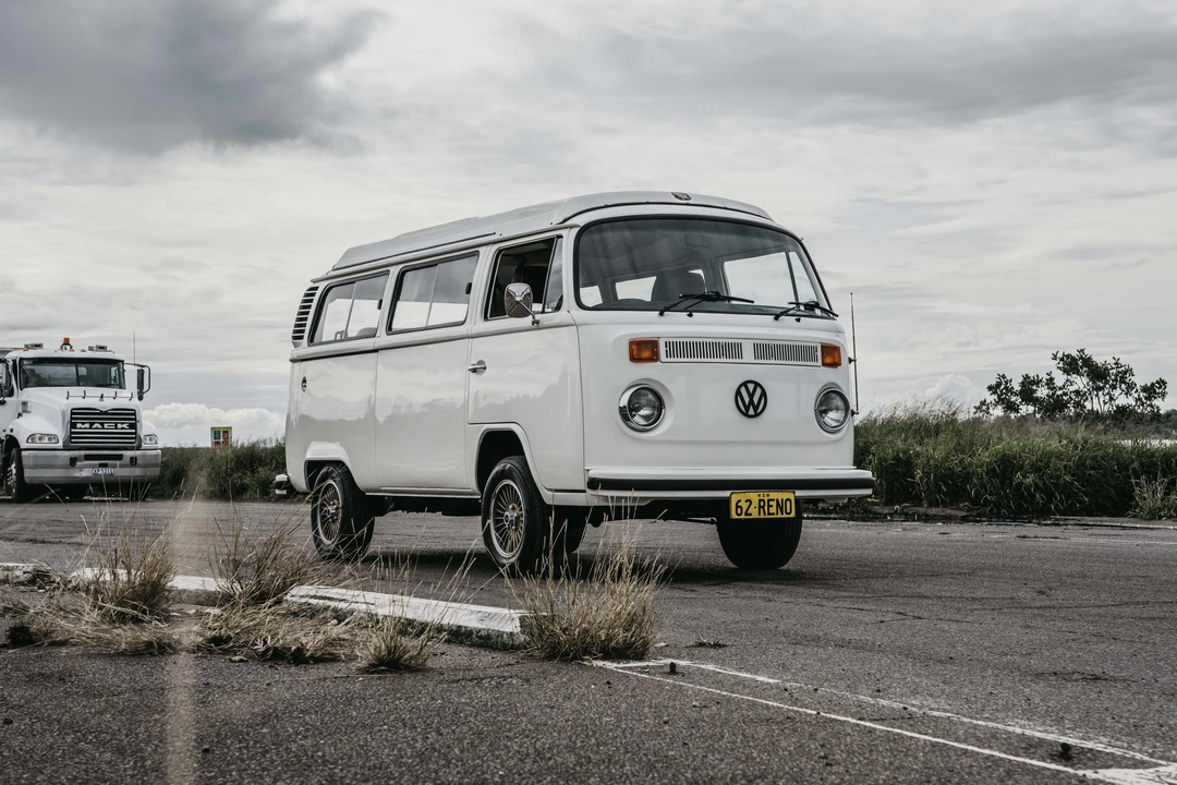 1974 Volkswagen Bay-Window Bus - Image 3 of 31