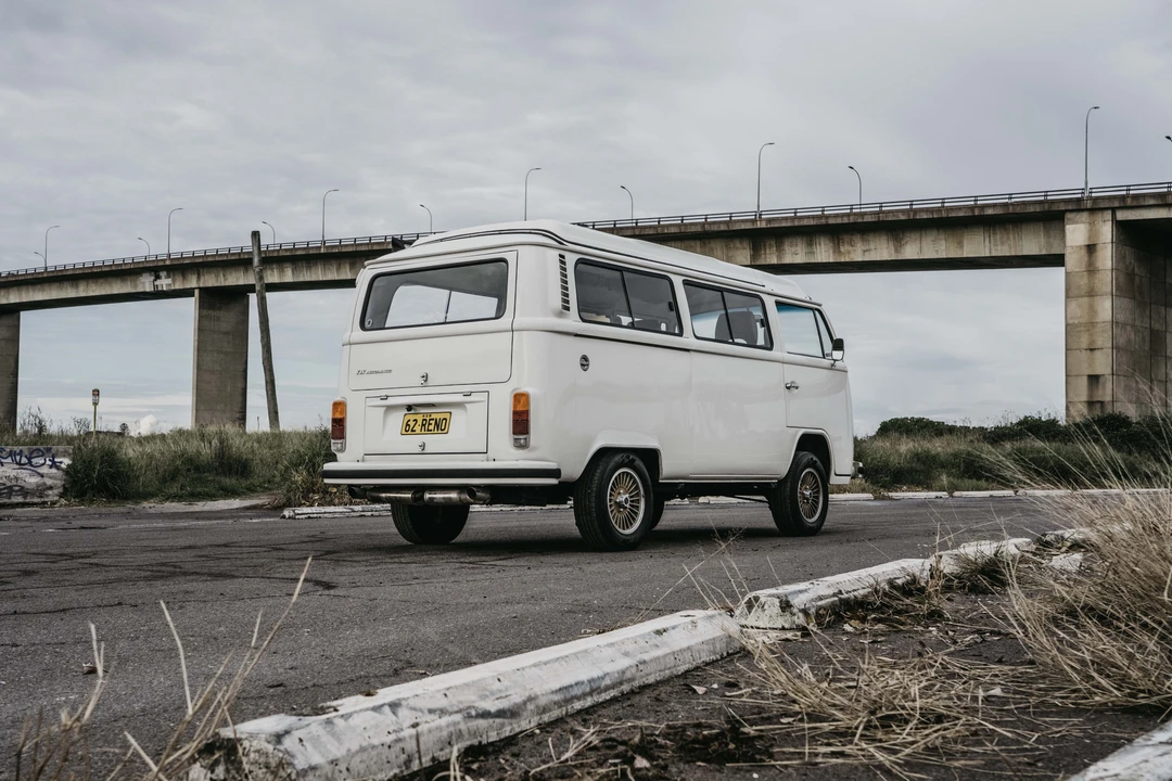 1974 Volkswagen Bay-Window Bus - Image 5 of 31
