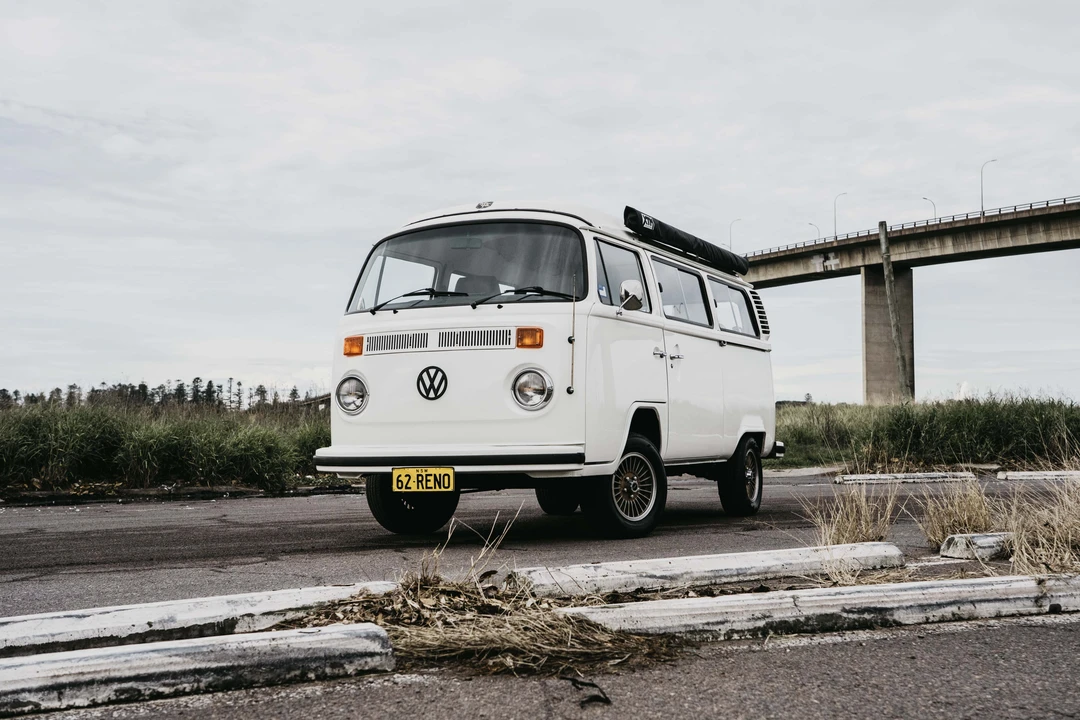 1974 Volkswagen Bay-Window Bus - Image 9 of 31