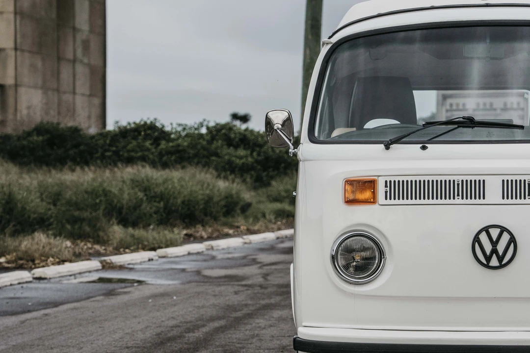 1974 Volkswagen Bay-Window Bus - Image 23 of 31