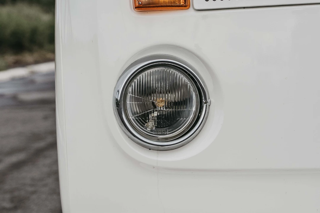 1974 Volkswagen Bay-Window Bus - Image 25 of 31