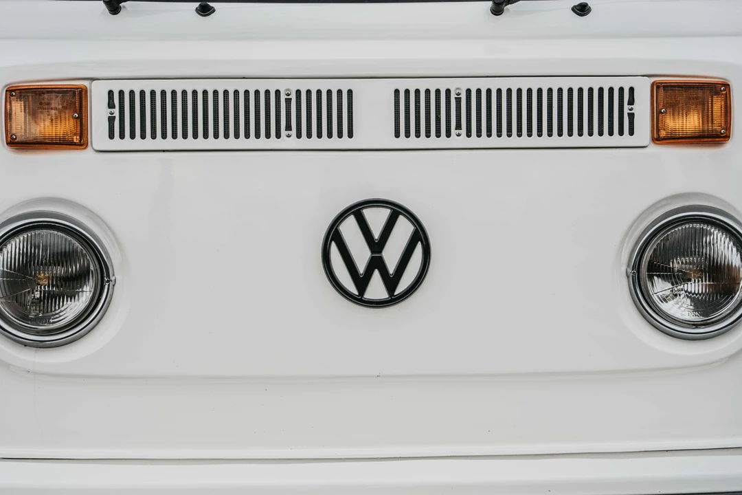 1974 Volkswagen Bay-Window Bus - Image 27 of 31