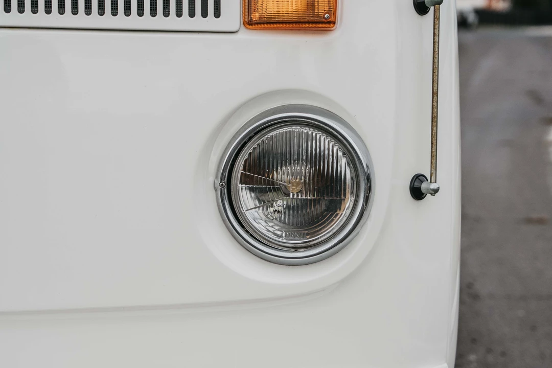 1974 Volkswagen Bay-Window Bus - Image 28 of 31