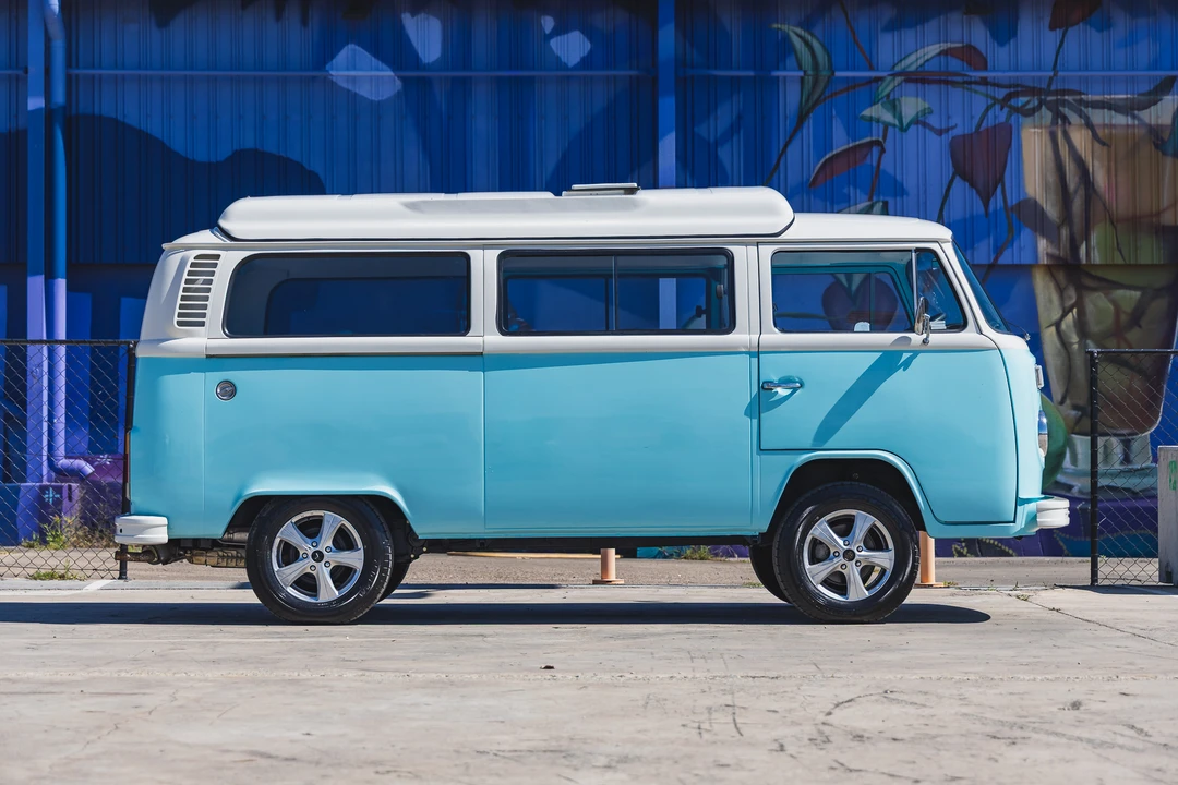 1974 Volkswagen Bay-Window Bus - Image 8 of 31