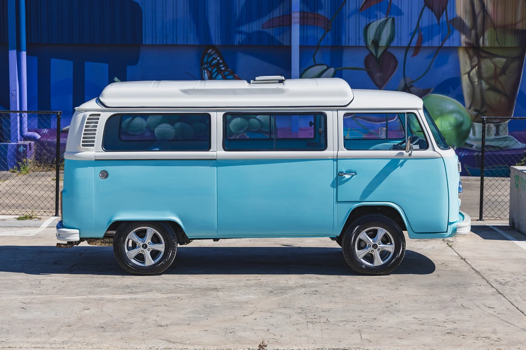 1974 Volkswagen Bay-Window Bus - Image 16 of 31