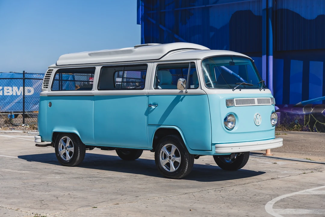 1974 Volkswagen Bay-Window Bus - Image 9 of 31