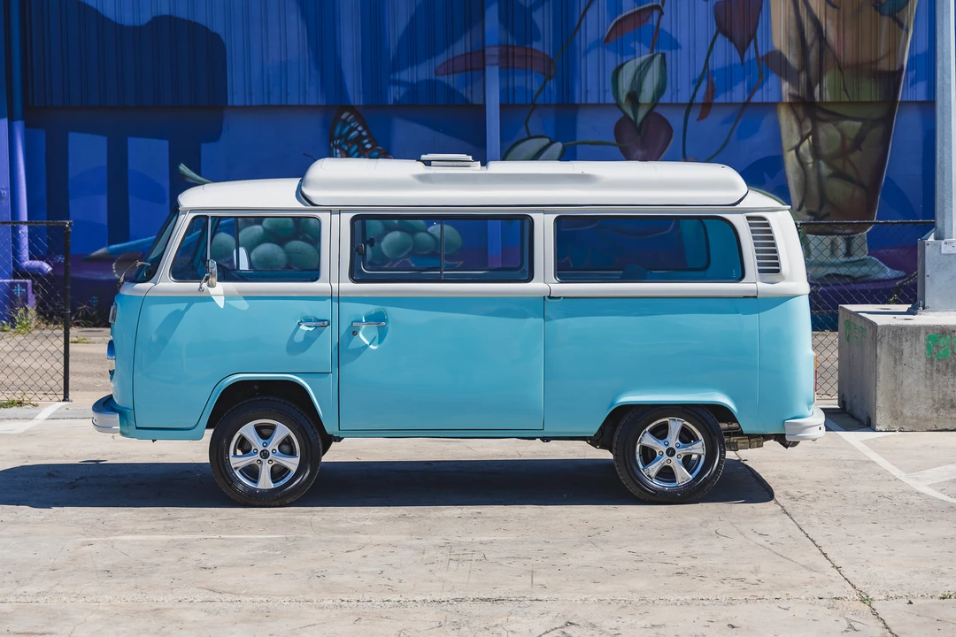 1974 Volkswagen Bay-Window Bus - Image 12 of 31