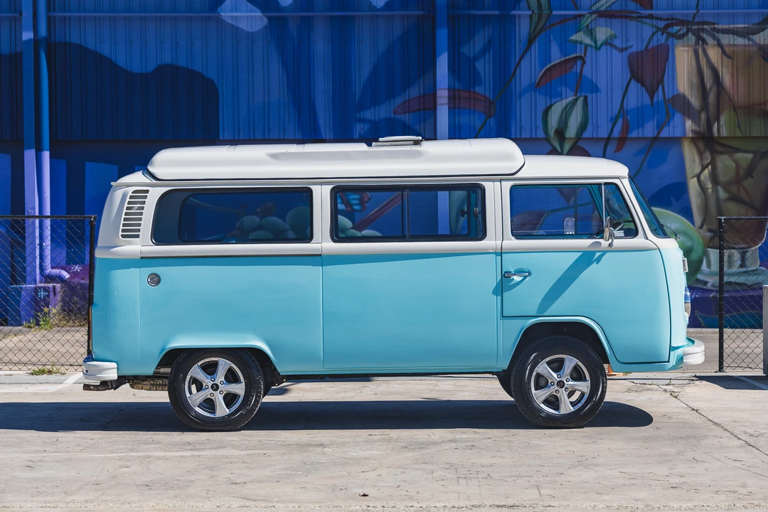 1974 Volkswagen Bay-Window Bus - Image 24 of 31
