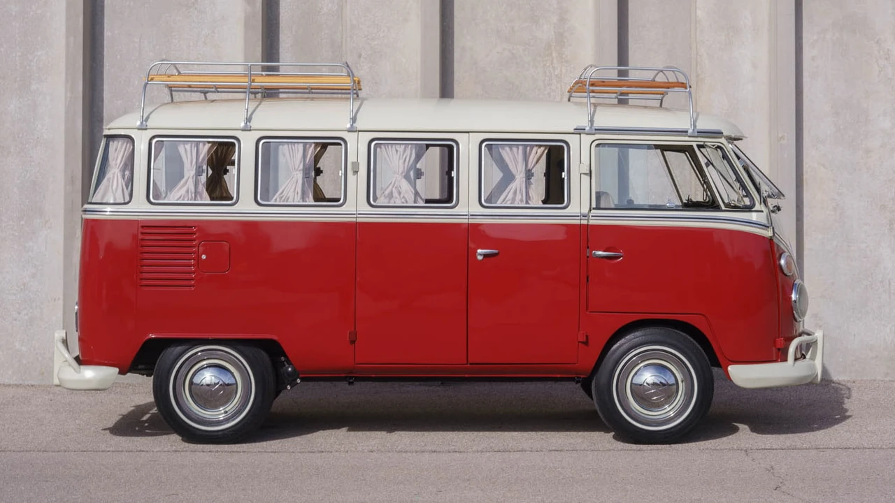 1974 Volkswagen Split-Window Bus - Image 2 of 21