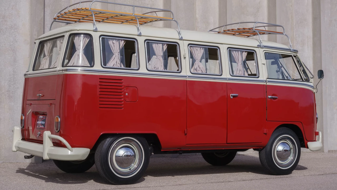 1974 Volkswagen Split-Window Bus - Image 3 of 21