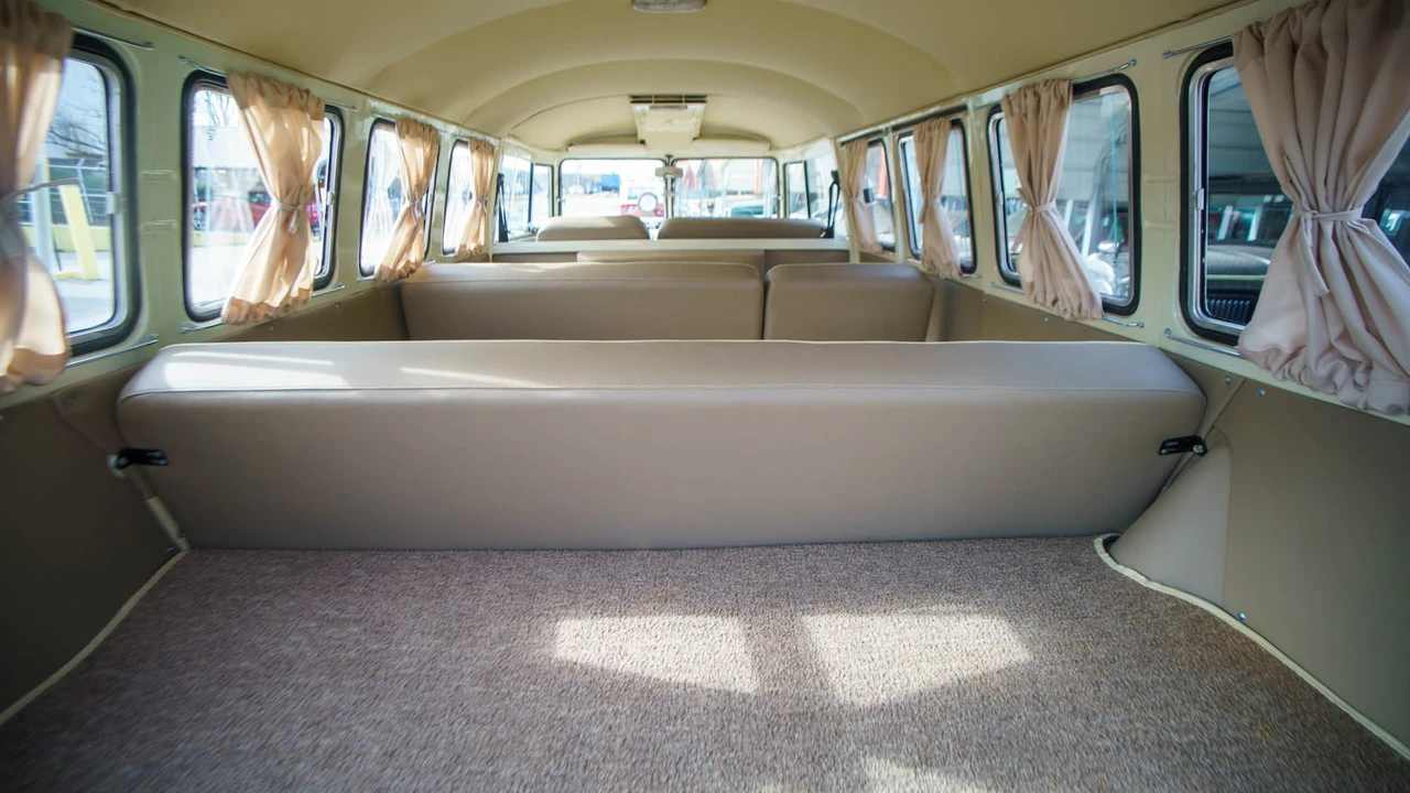 1974 Volkswagen Split-Window Bus - Image 6 of 21