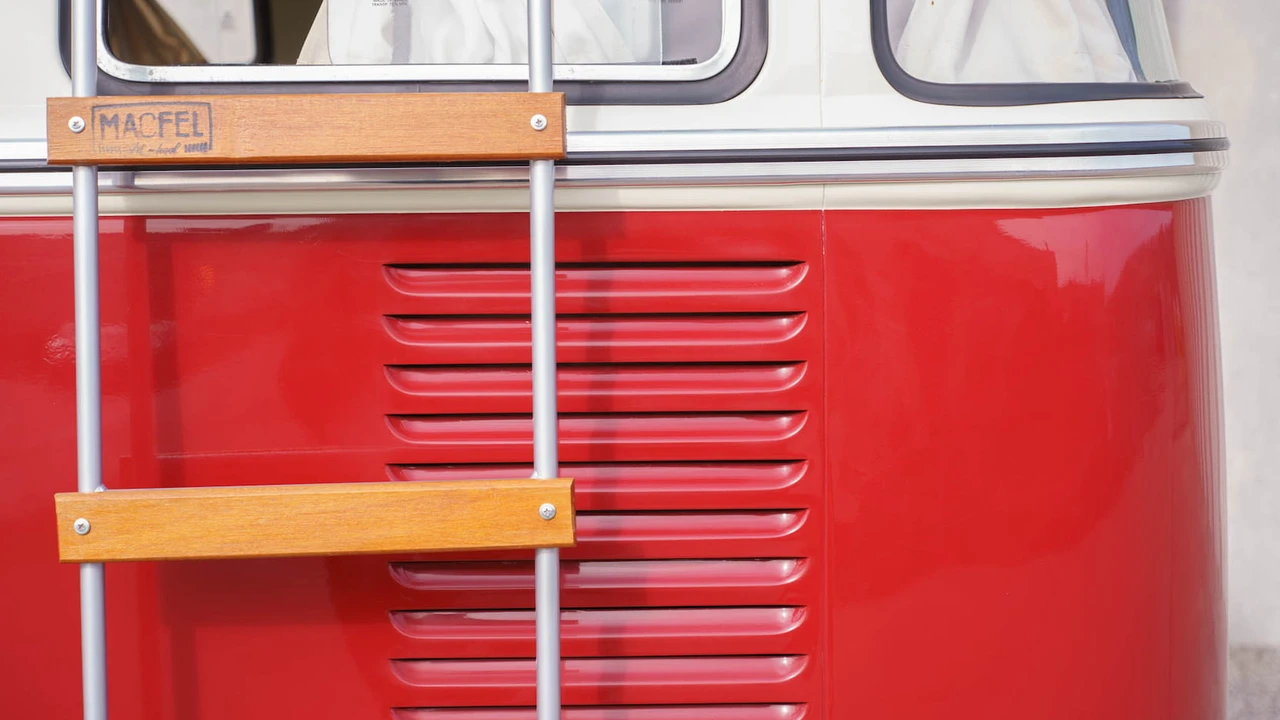1974 Volkswagen Split-Window Bus - Image 10 of 21