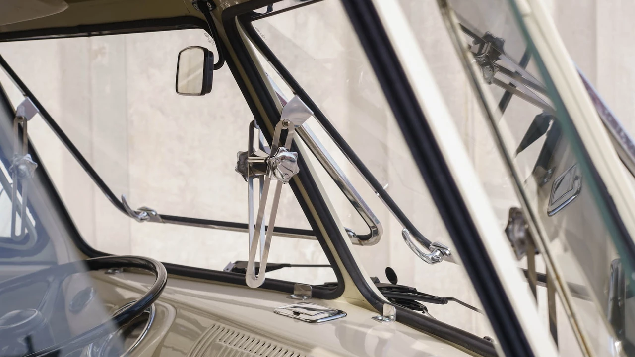 1974 Volkswagen Split-Window Bus - Image 11 of 21