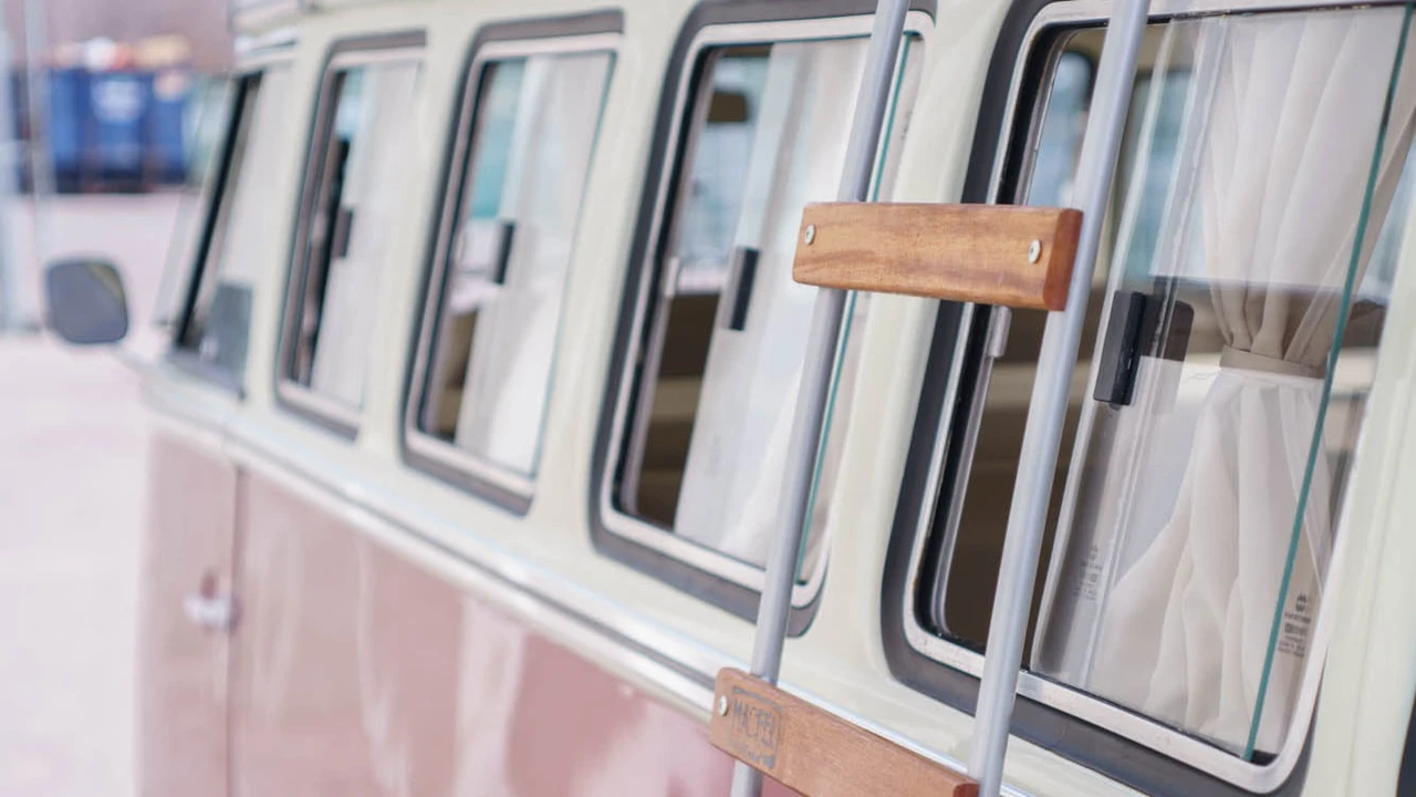 1974 Volkswagen Split-Window Bus - Image 13 of 21