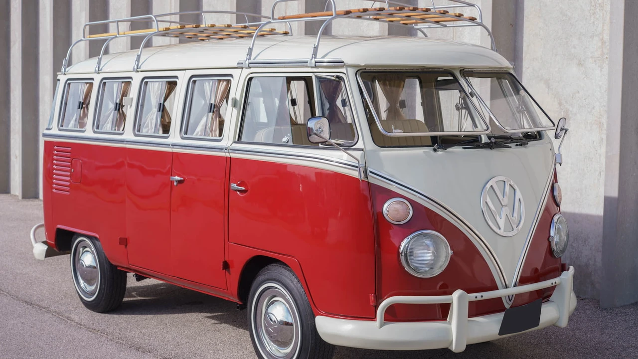 1974 Volkswagen Split-Window Bus - Image 16 of 21