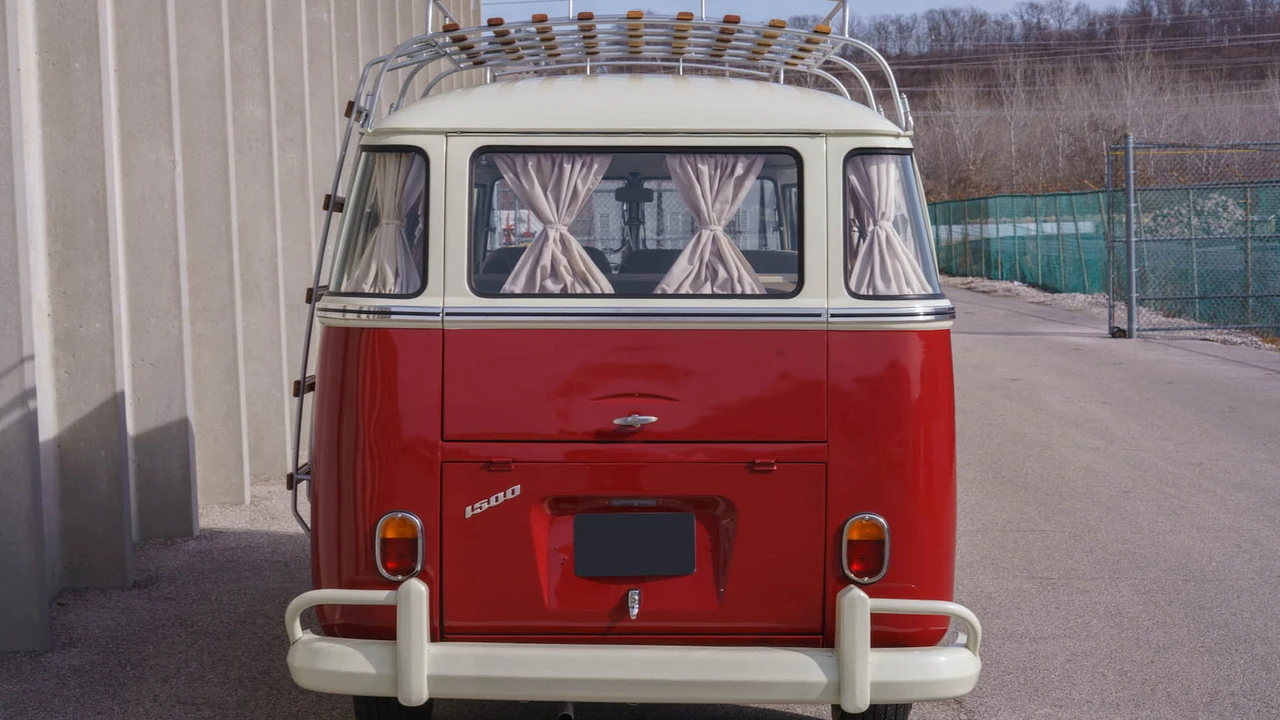 1974 Volkswagen Split-Window Bus - Image 17 of 21