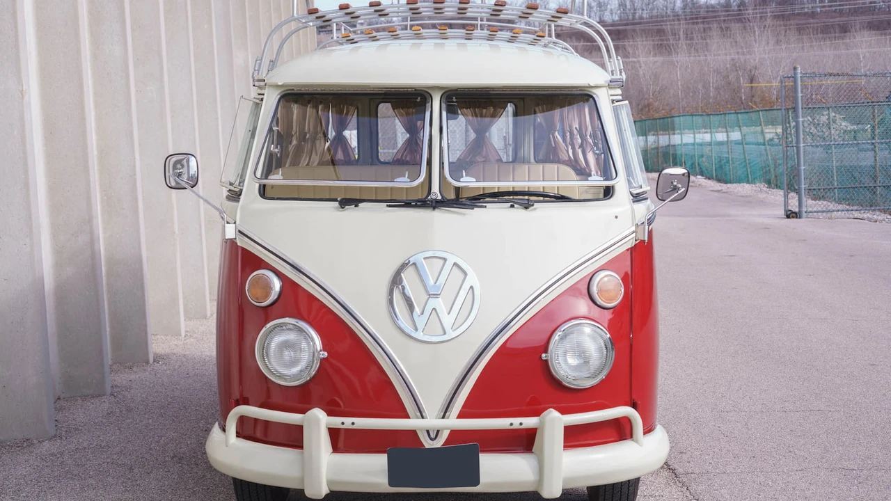 1974 Volkswagen Split-Window Bus - Image 19 of 21