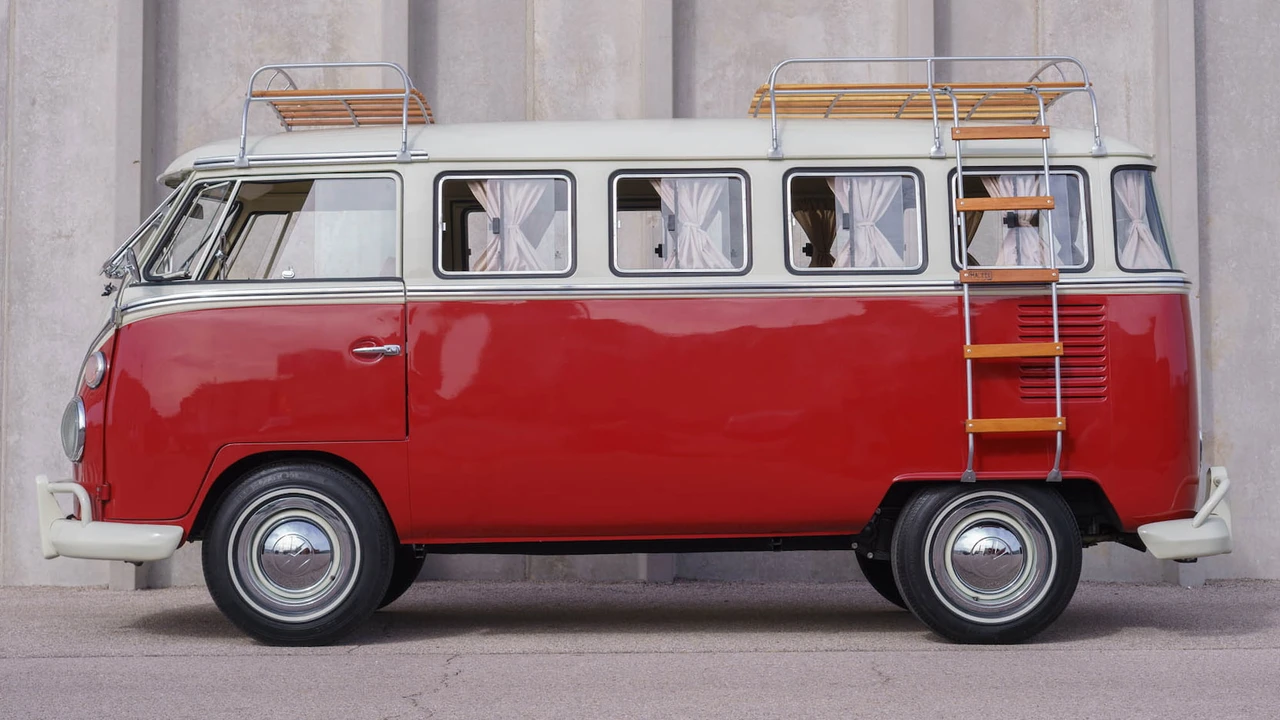 1974 Volkswagen Split-Window Bus - Image 20 of 21