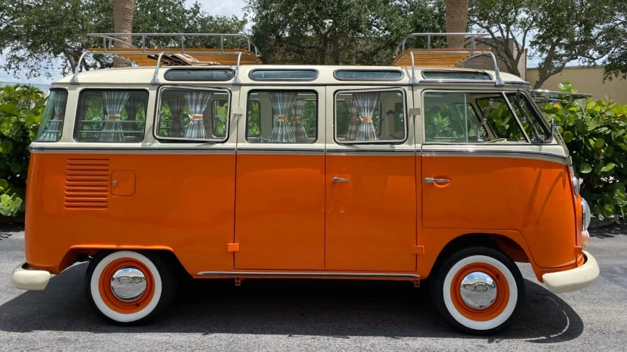1974 Volkswagen Bay-Window Bus - Image 9 of 31