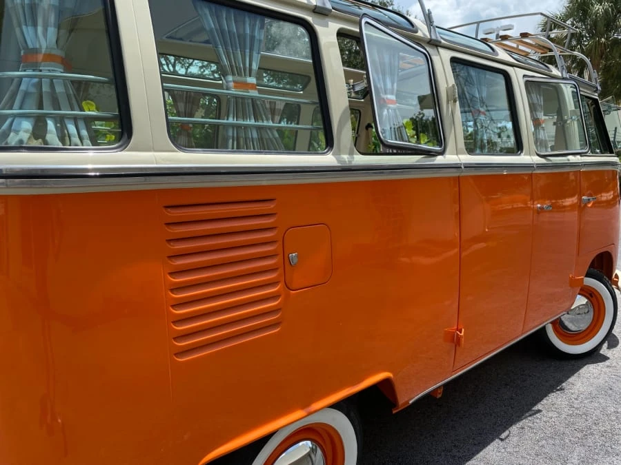 1974 Volkswagen Bay-Window Bus - Image 17 of 31