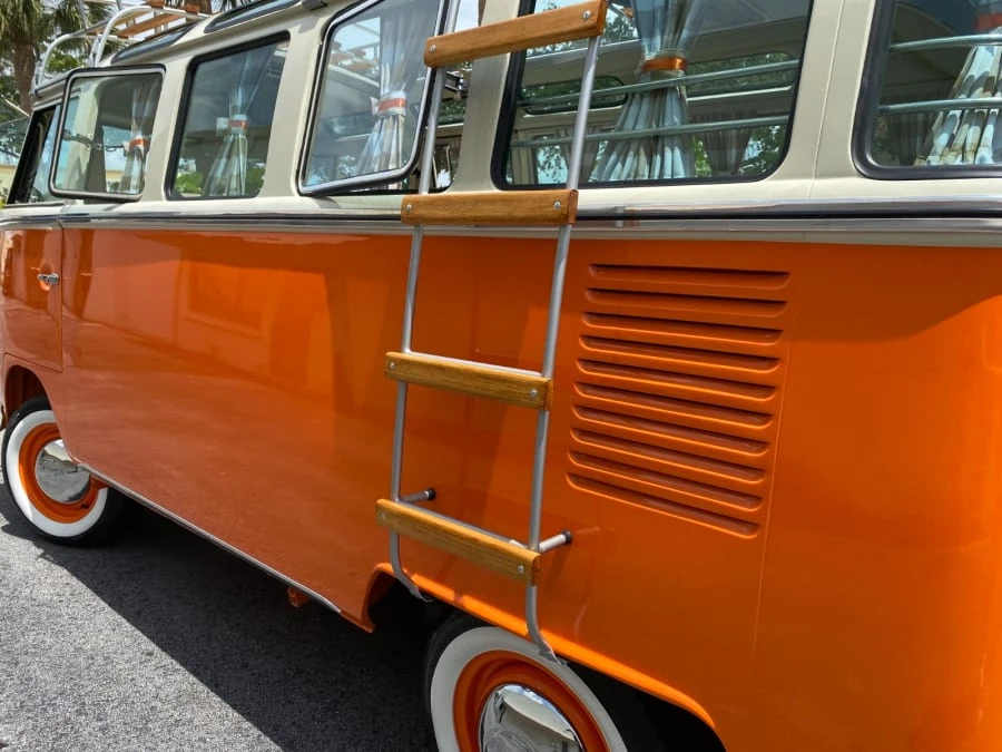 1974 Volkswagen Bay-Window Bus - Image 15 of 31