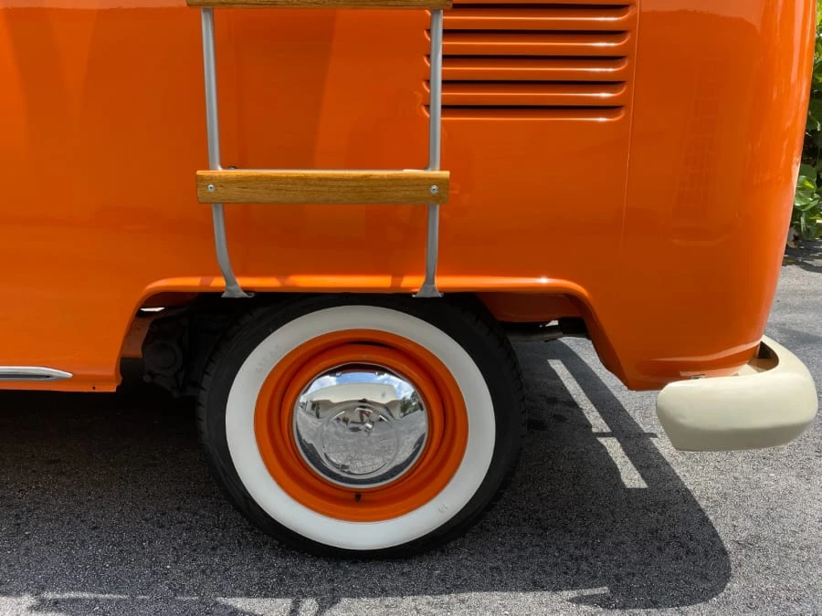1974 Volkswagen Bay-Window Bus - Image 13 of 31