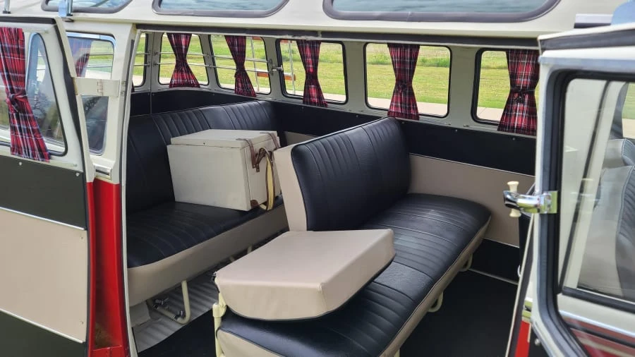 1974 Volkswagen Bay-Window Bus - Image 4 of 9