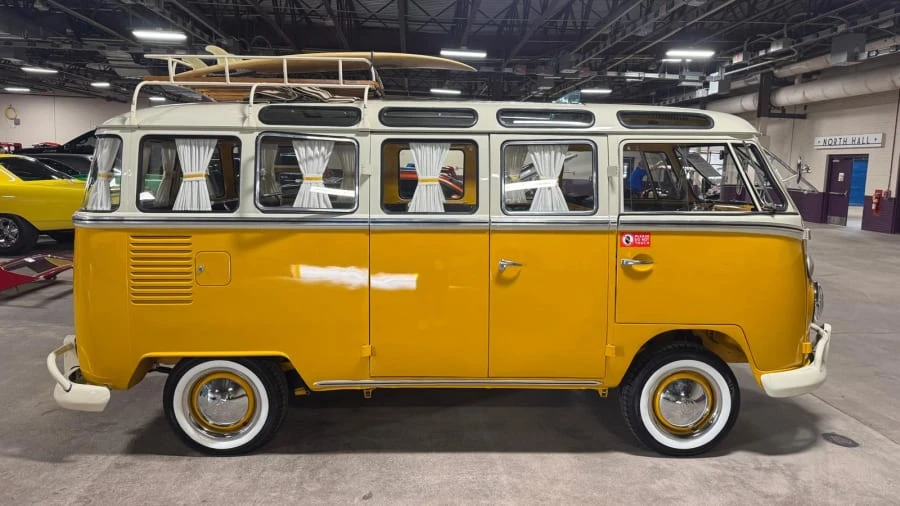 1974 Volkswagen Bay-Window Bus - Image 2 of 14