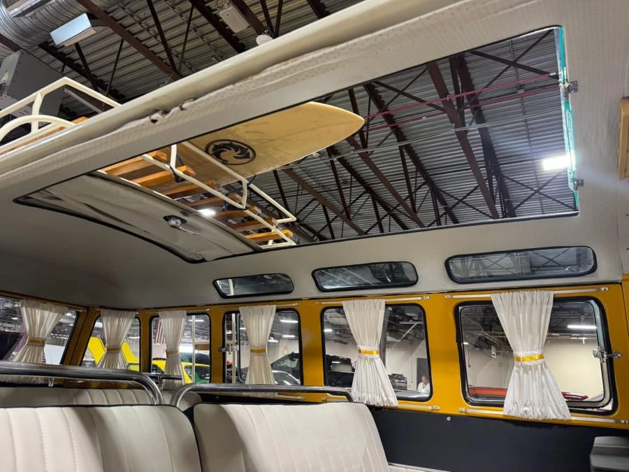 1974 Volkswagen Bay-Window Bus - Image 13 of 14