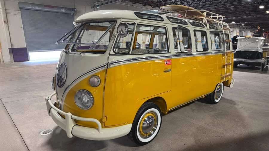 1974 Volkswagen Bay-Window Bus - Image 10 of 14