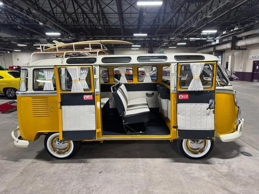 1974 Volkswagen Bay-Window Bus - Image 8 of 14