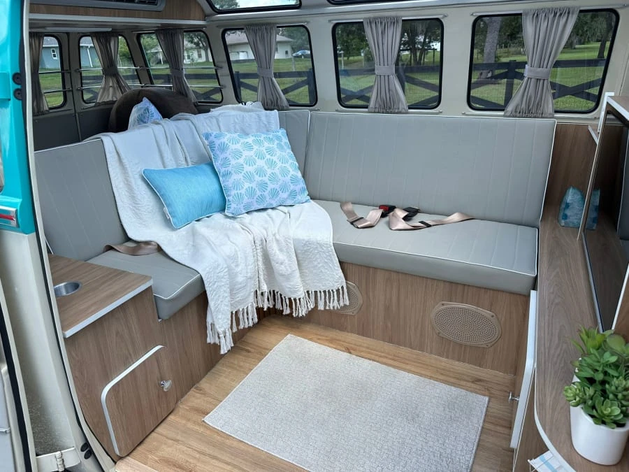 1974 Volkswagen Bay-Window Bus - Image 22 of 31