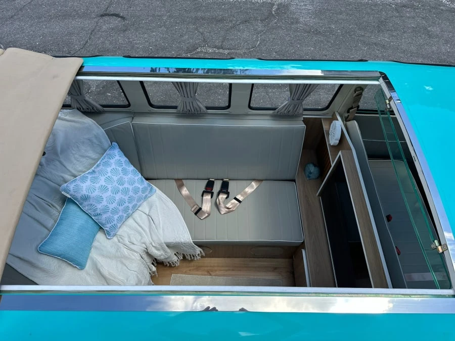1974 Volkswagen Bay-Window Bus - Image 17 of 31