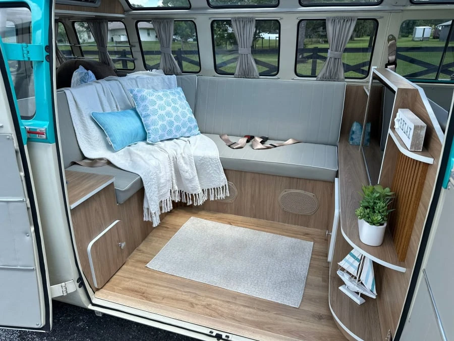 1974 Volkswagen Bay-Window Bus - Image 12 of 31