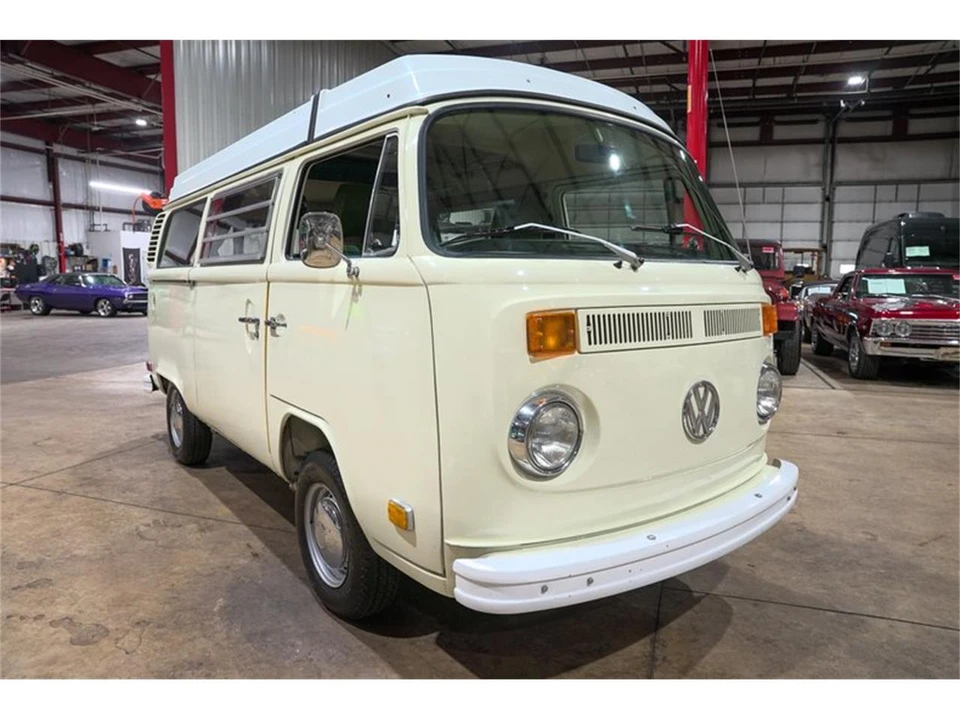 1974 Volkswagen Bay-Window Bus - Image 12 of 31