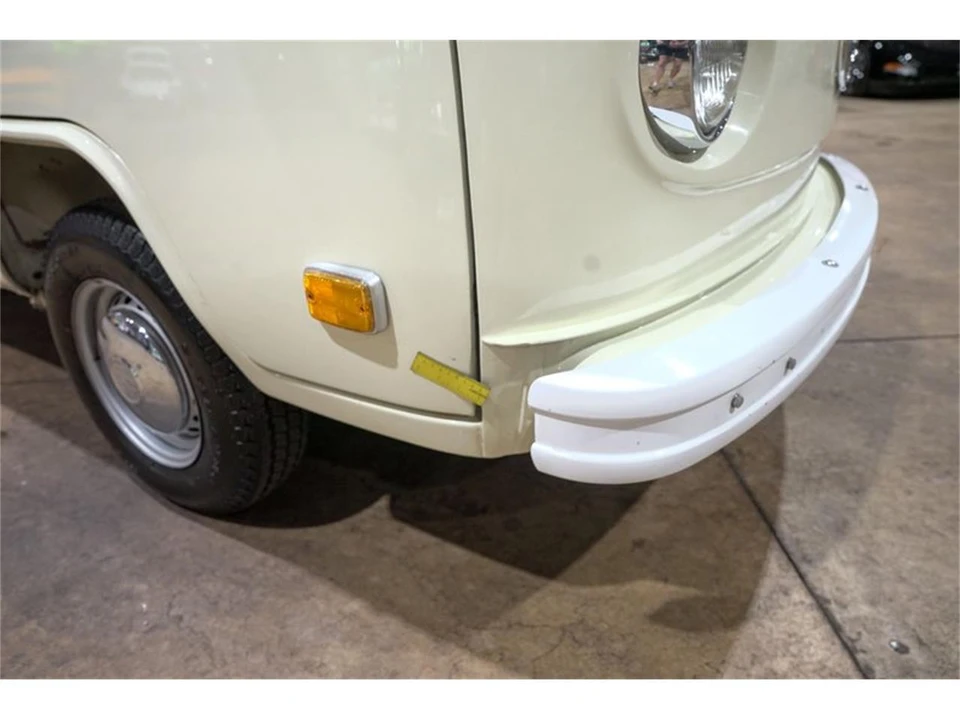 1974 Volkswagen Bay-Window Bus - Image 23 of 31