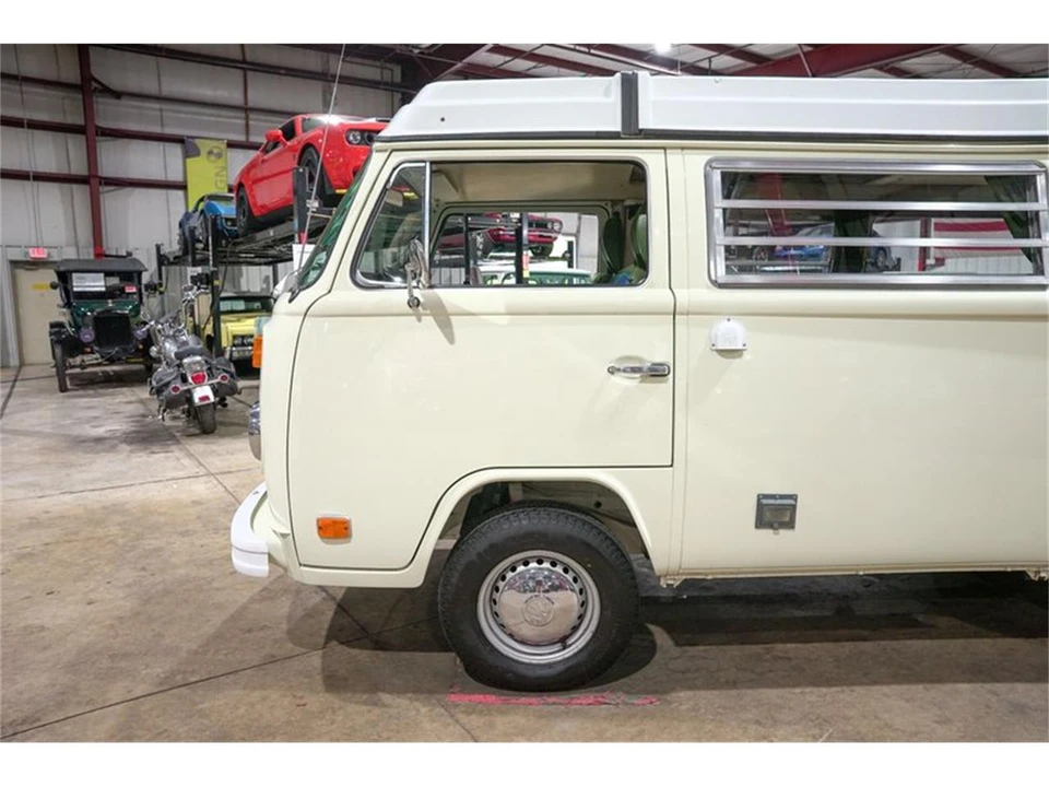 1974 Volkswagen Bay-Window Bus - Image 3 of 31
