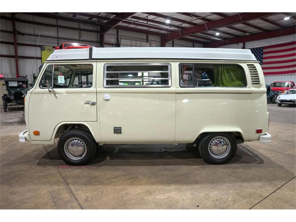 1974 Volkswagen Bay-Window Bus - Image 4 of 31