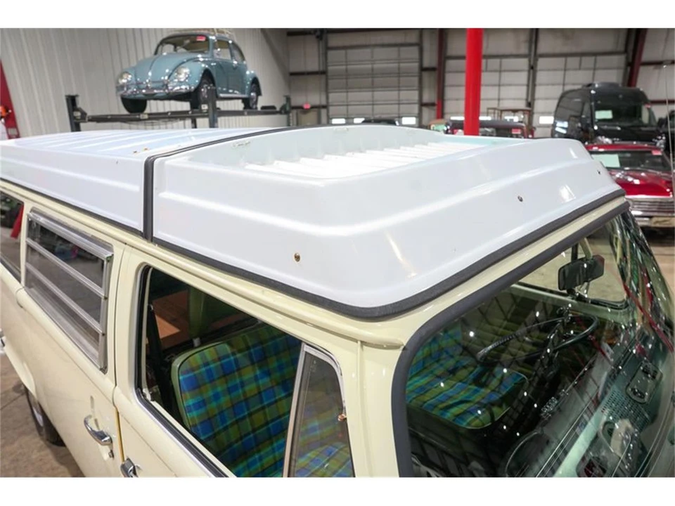 1974 Volkswagen Bay-Window Bus - Image 19 of 31